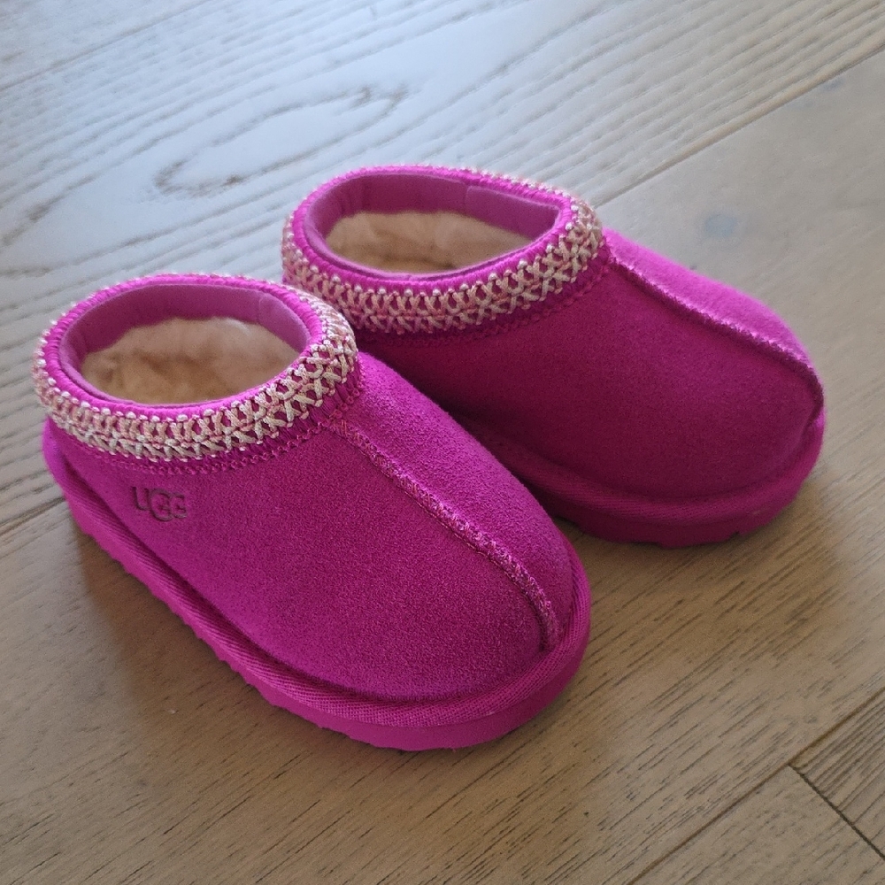 UGG Fuchsia Baby Booties